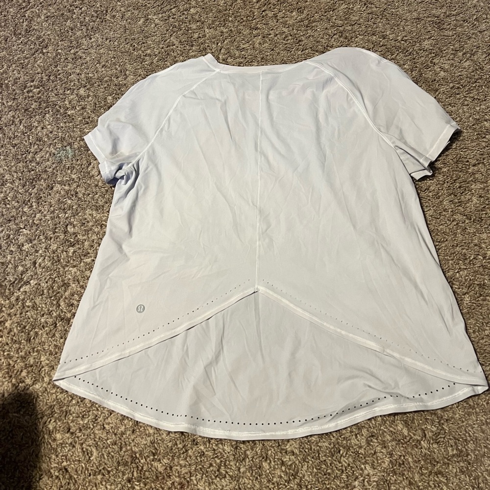 Lululemon tshirt